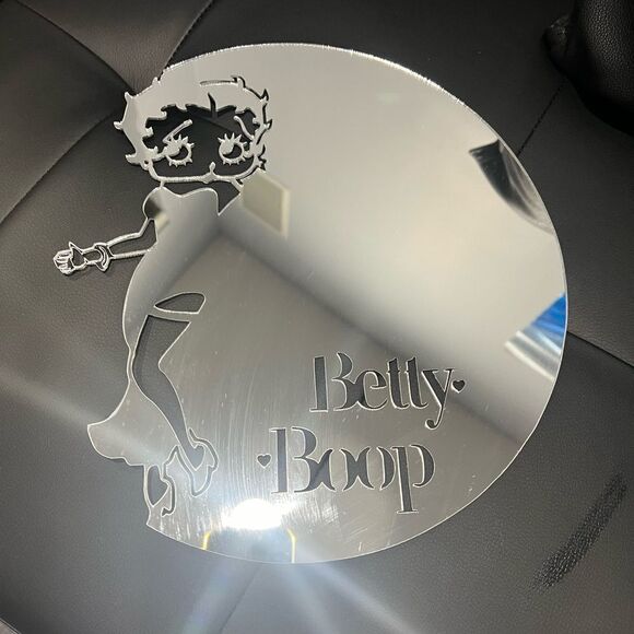 Betty Boop laser-cut acrylic decorative mirror - Picture 1 of 8
